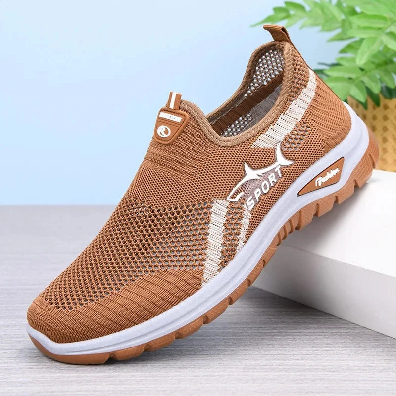 Comfortable Breathable Men's Casual Slip-On Sports Shoes Soft Bottom Cloth Shoes Easy to Wear Dad Shoes Mesh Upper Summer